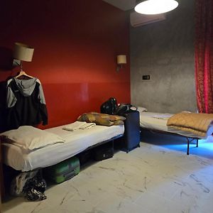 Dormitory Room Mixed